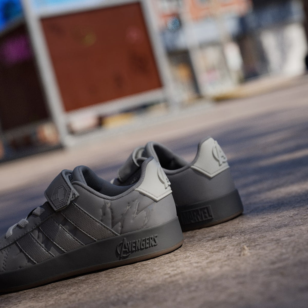 Adidas Kids' ADIDAS MARVEL AVENGERS GRAND COURT SHOES KIDS - Grey Three / Silver Metallic / Grey One - Image 9