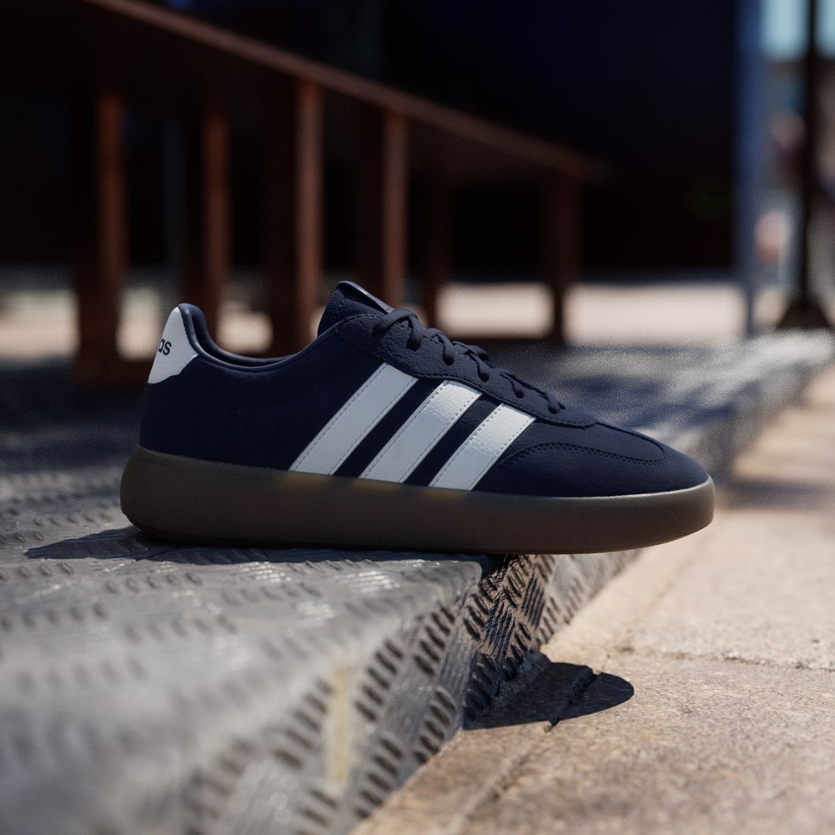 Adidas Men's BARREDA DECODE SHOES - Night Indigo / Off White / Gum - Image 3