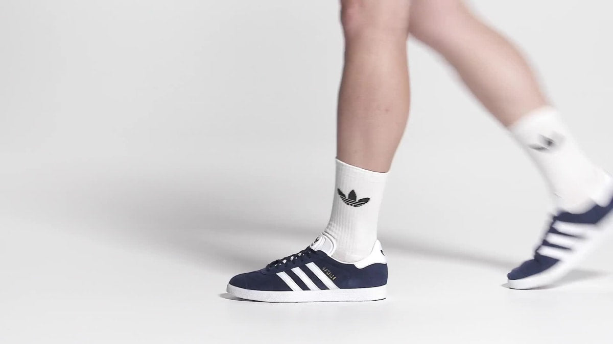 Adidas Women's Gazelle Shoes - Collegiate Navy / White / Gold Metallic - Image 2