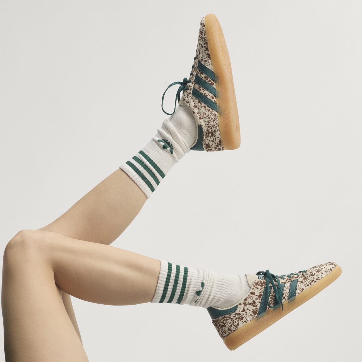 Adidas Women's HANDBALL SPEZIAL SHOES - Off White / Rich Green / Dark Brown - Image 2