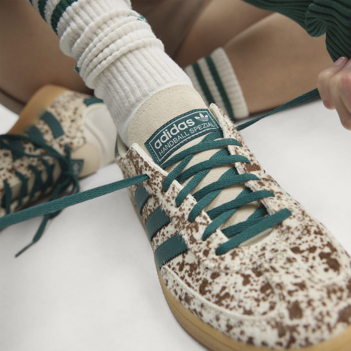 Adidas Women's HANDBALL SPEZIAL SHOES - Off White / Rich Green / Dark Brown - Image 5