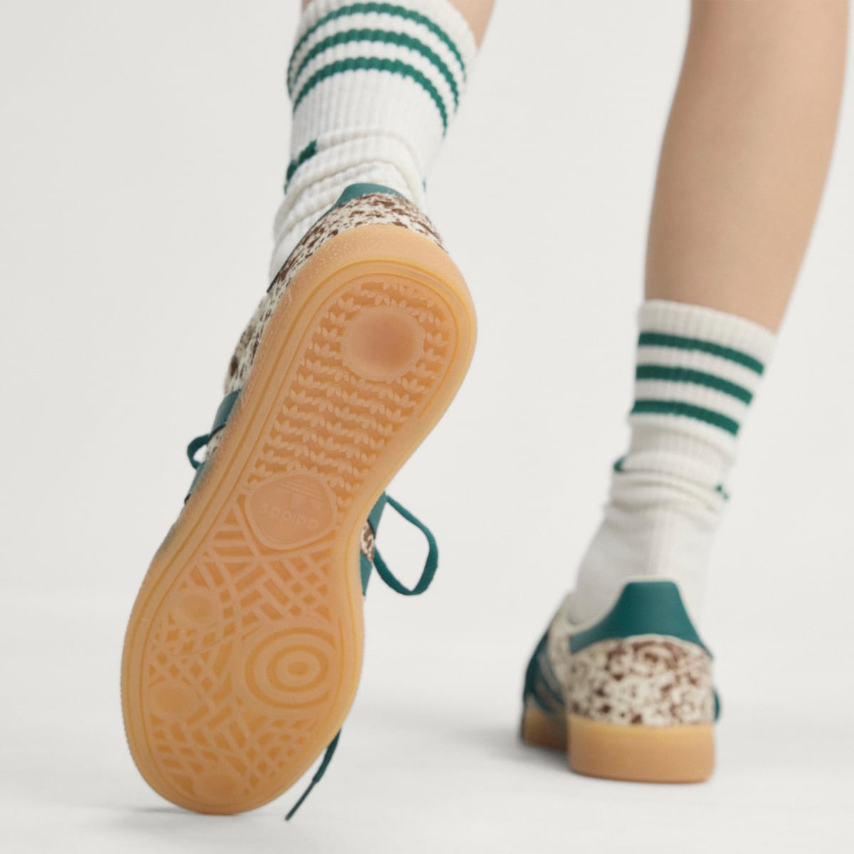 Adidas Women's HANDBALL SPEZIAL SHOES - Off White / Rich Green / Dark Brown - Image 8