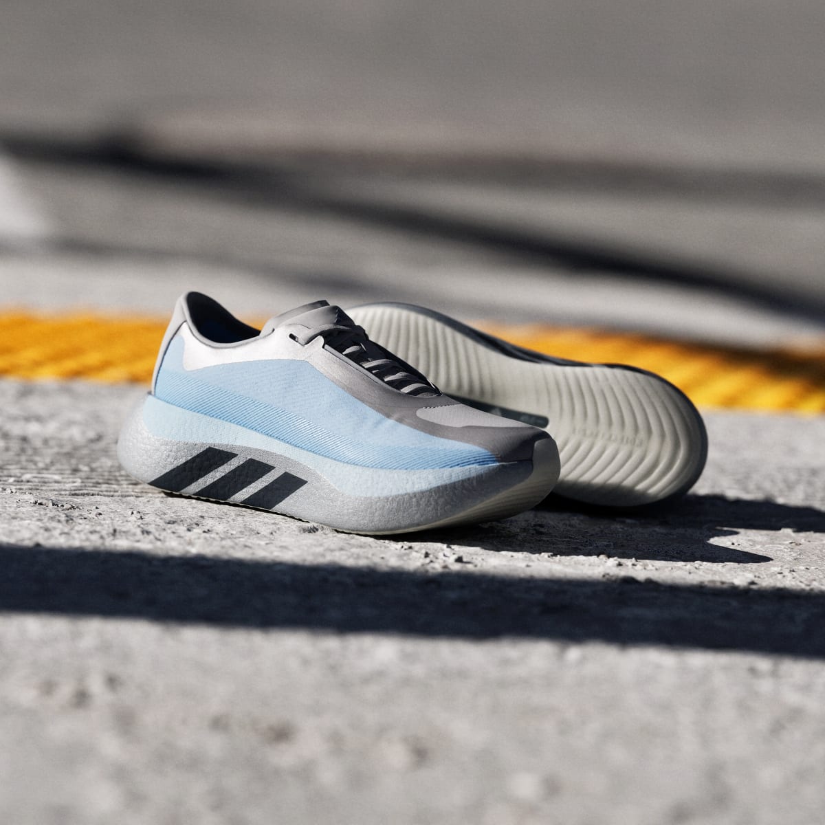 Adidas Men's HYPERBOOST EDGE Running Shoes - Grey Two / Carbon / Clear Sky - Image 7