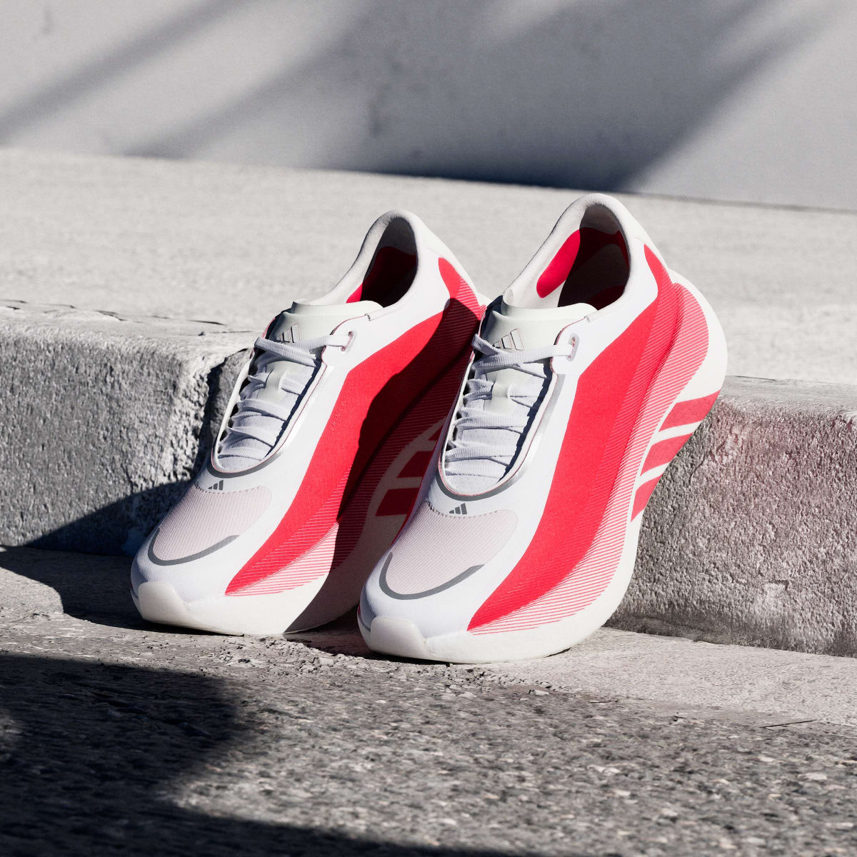Adidas Men's HYPERBOOST EDGE Running Shoes - Cloud White / Pure Ruby / Zero Metalic - Image 7