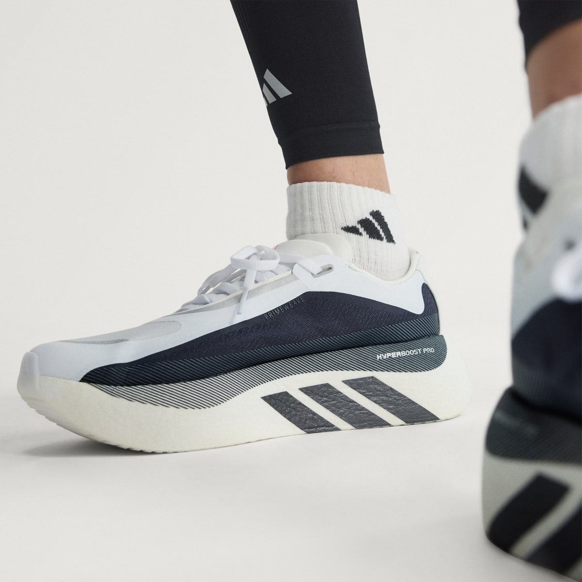 Adidas Men's HYPERBOOST EDGE Running Shoes - Cloud White / Aurora Onix / Solar Turbo - Image 9