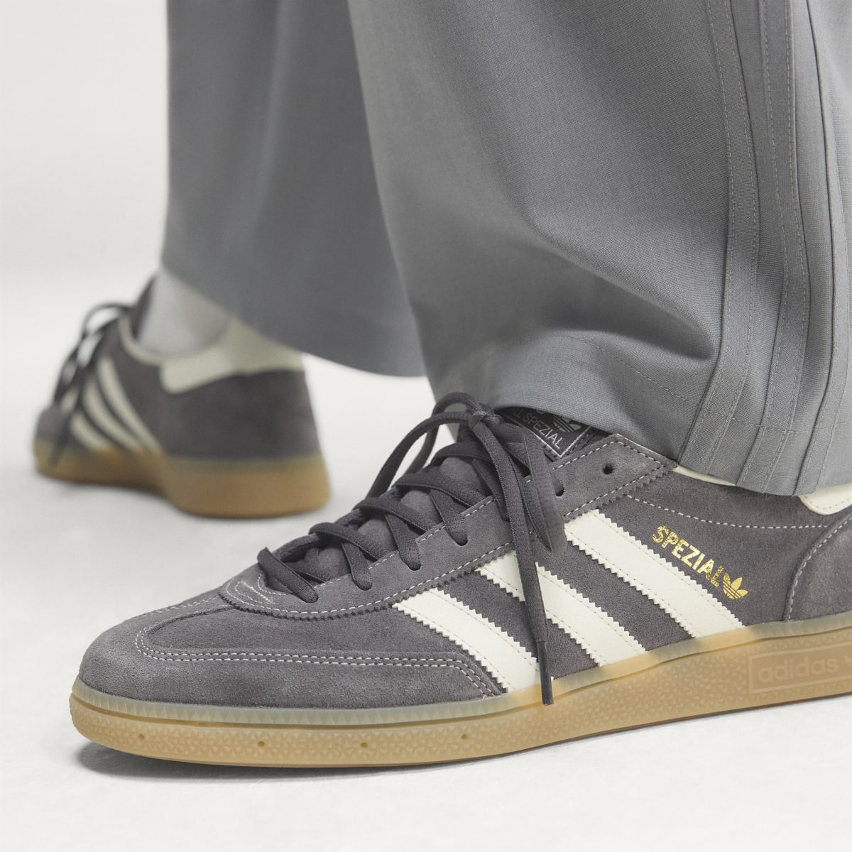 Adidas Women's Handball Spezial Shoes - Grey Strata / Off White / Gum - Image 6