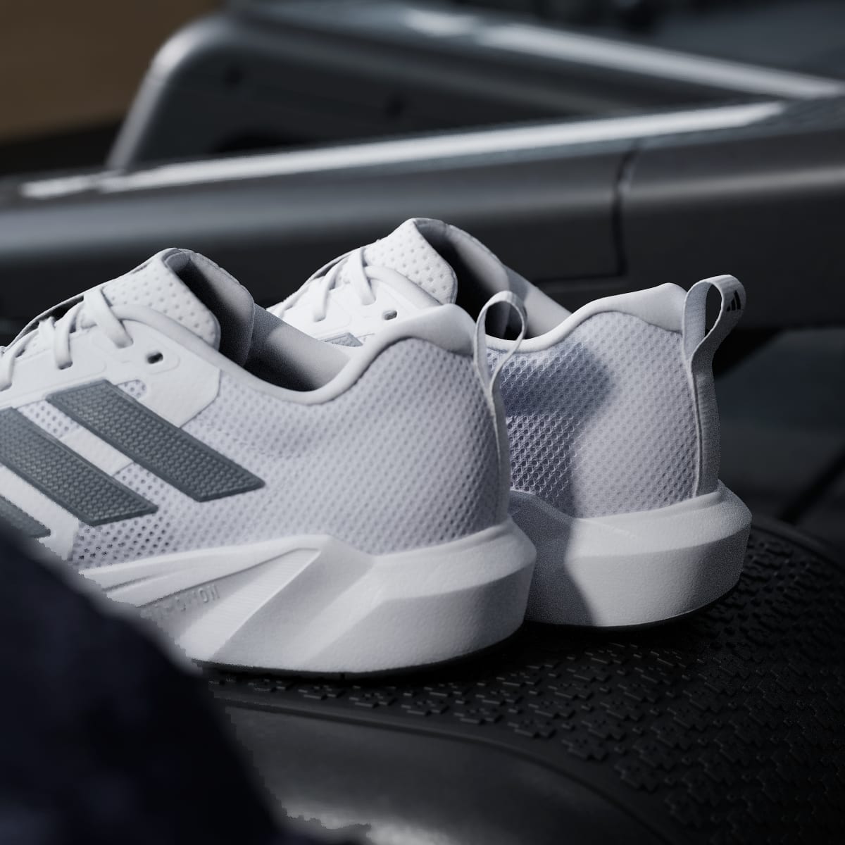 Adidas Men's RAPIDMOVE GO TRAINER M - Cloud White / Core Black / Iron Metallic - Image 10