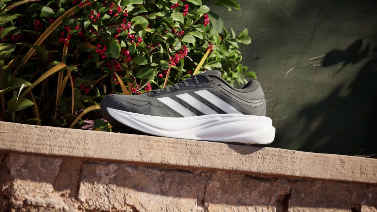 Adidas Men's RESPONSE 2 RUNNING SHOES - Core Black / Cloud White / Matte Silver - Image 2