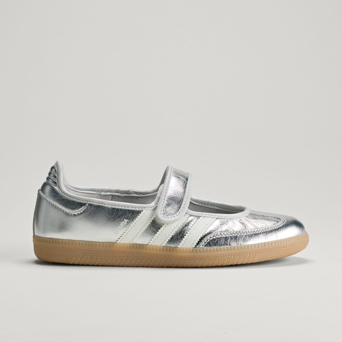 Adidas Women's SAMBA JANE SHOES - Silver Metallic / Off White / Gum - Image 3