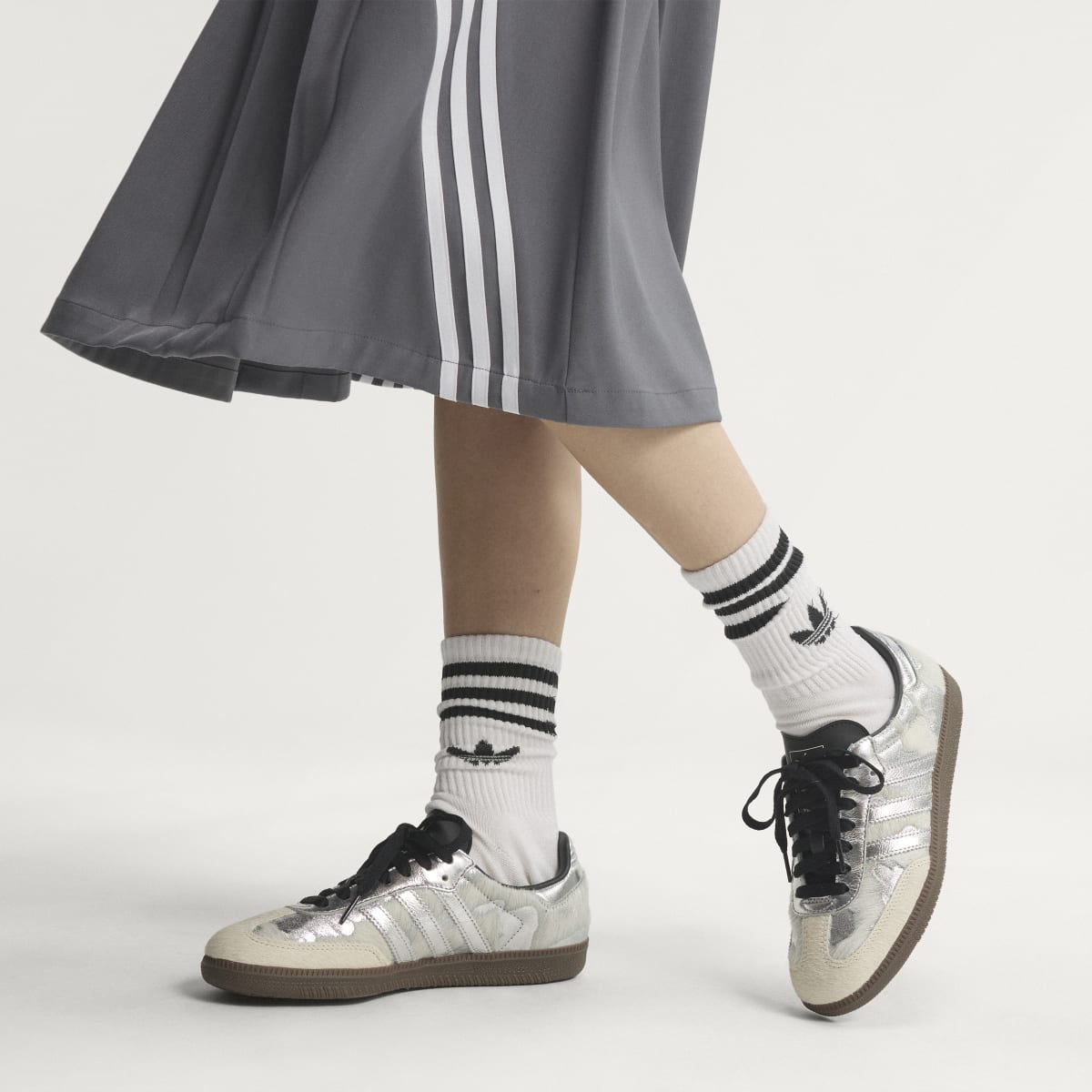 Adidas Women's SAMBA OG SHOES - Cream White / Silver Metallic / Core Black - Image 2