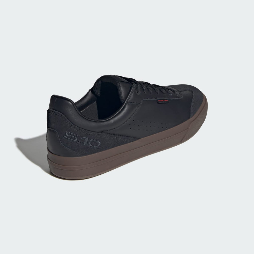 Adidas Men's SLEUTH DLX 2 Shoes - Core Black / Carbon / Gum - Image 5