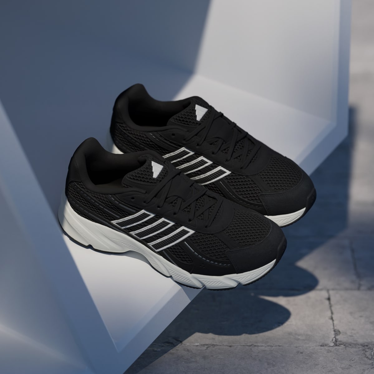 Adidas Women's TECHNOCHAOS 2000 SHOES - Core Black / Core Black / Off White - Image 5