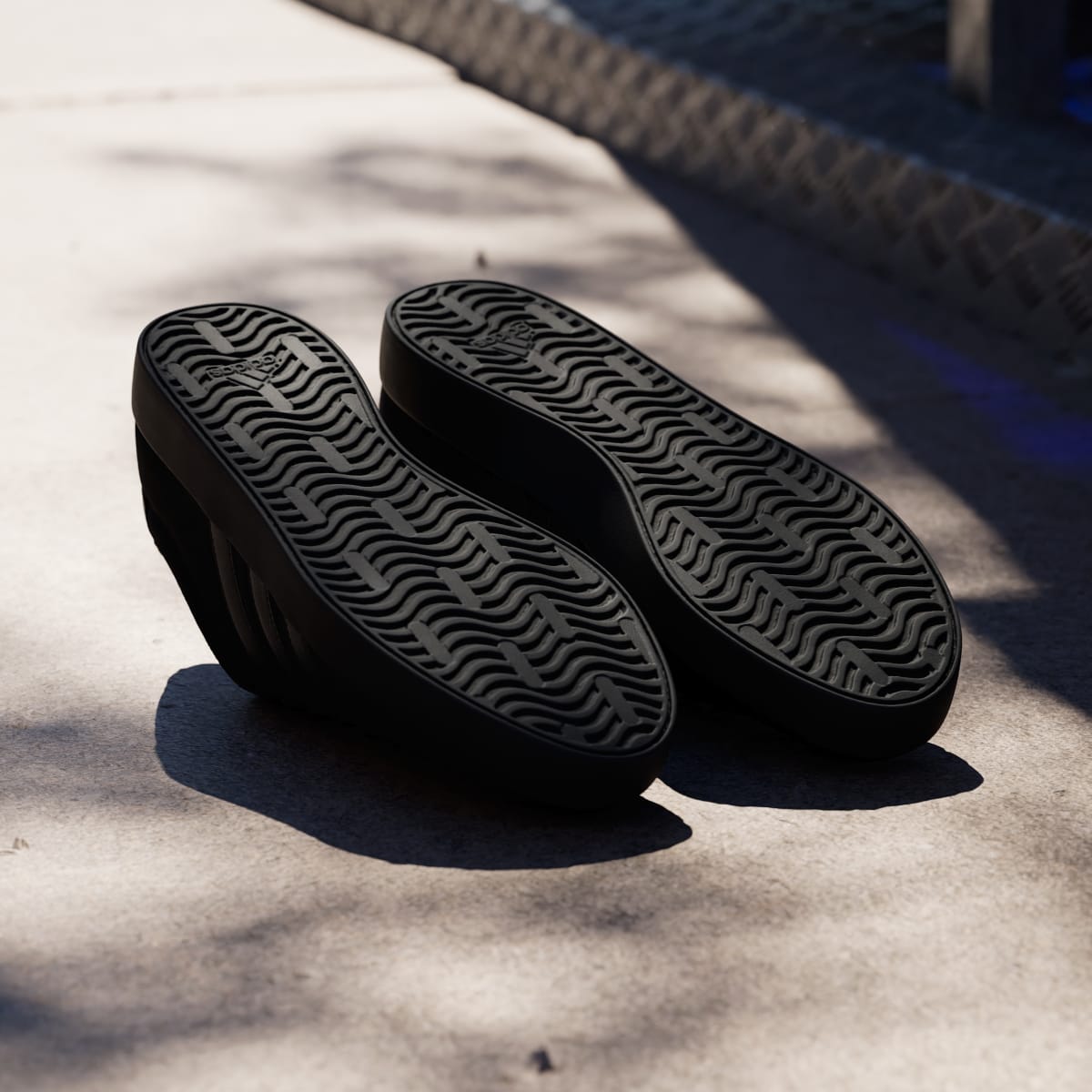 Adidas Men's VL Court 3.0 Shoes - Core Black / Core Black / Core Black - Image 4