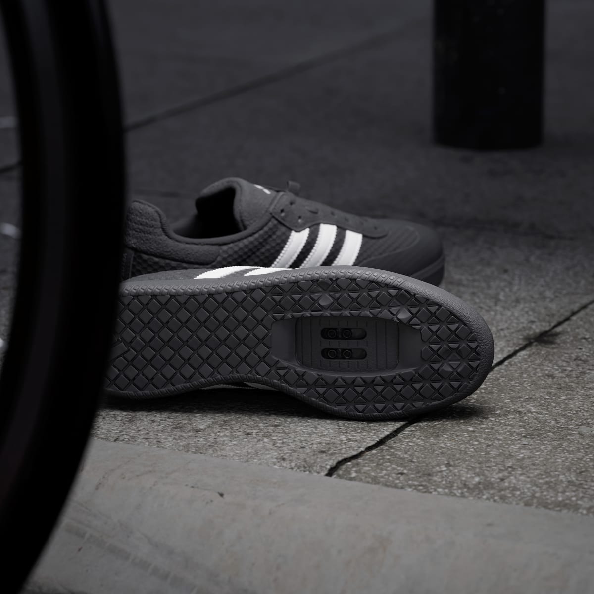 Adidas Men's Velosamba Cold.Rdy Cycling Shoes - Core Black / Cloud White / Zero Metalic - Image 4