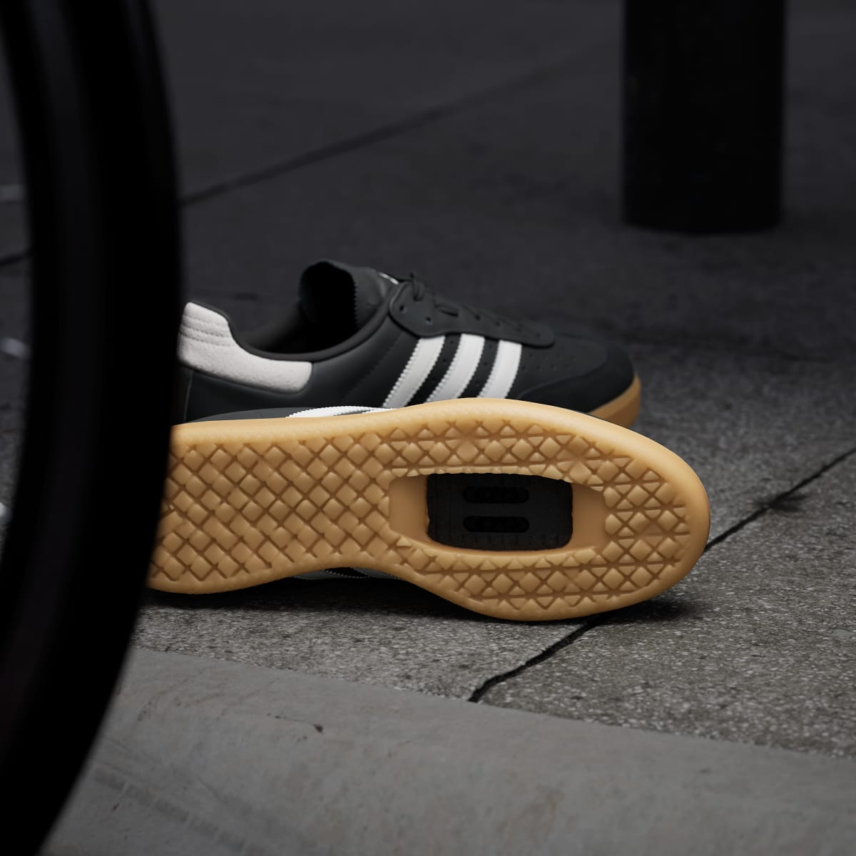 Adidas Men's Velosamba Leather Shoes - Core Black / Cloud White / Gold Metallic - Image 4