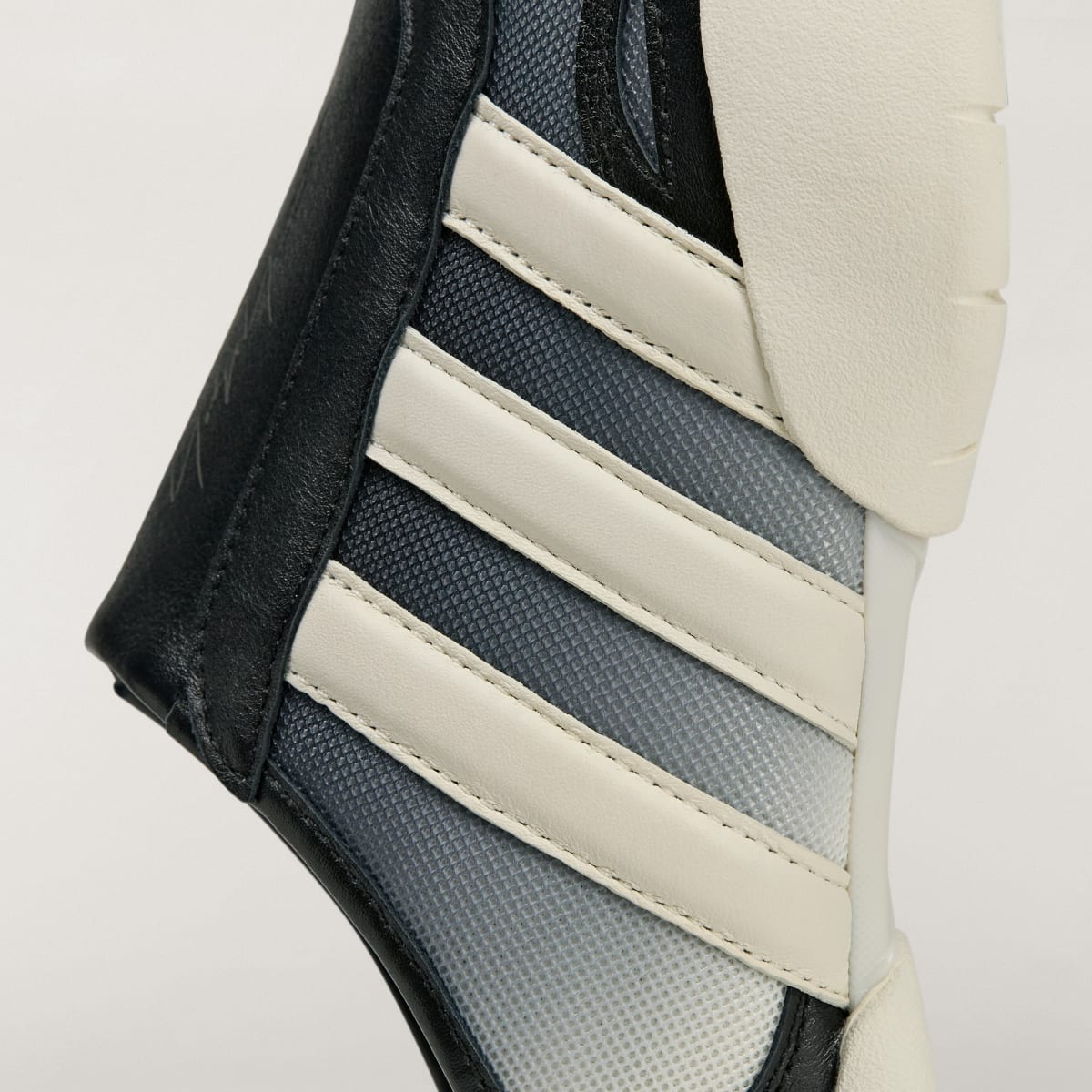 Adidas Men's Y-3 REGU MULE - Black / Off White / Black - Image 8
